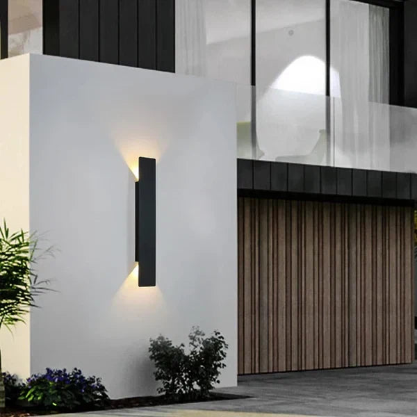 Moderne Udendørslampe – LED-væglampe Op/Ned, Vandtæt, Lodret Design