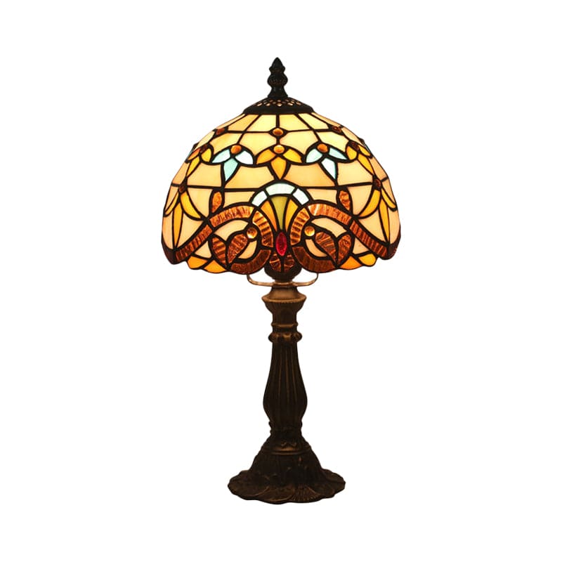 Bordlampe i Tiffany-glas – klassiske linjer i bly