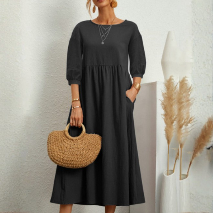 Elegant sommerkjole med smock til kvinder