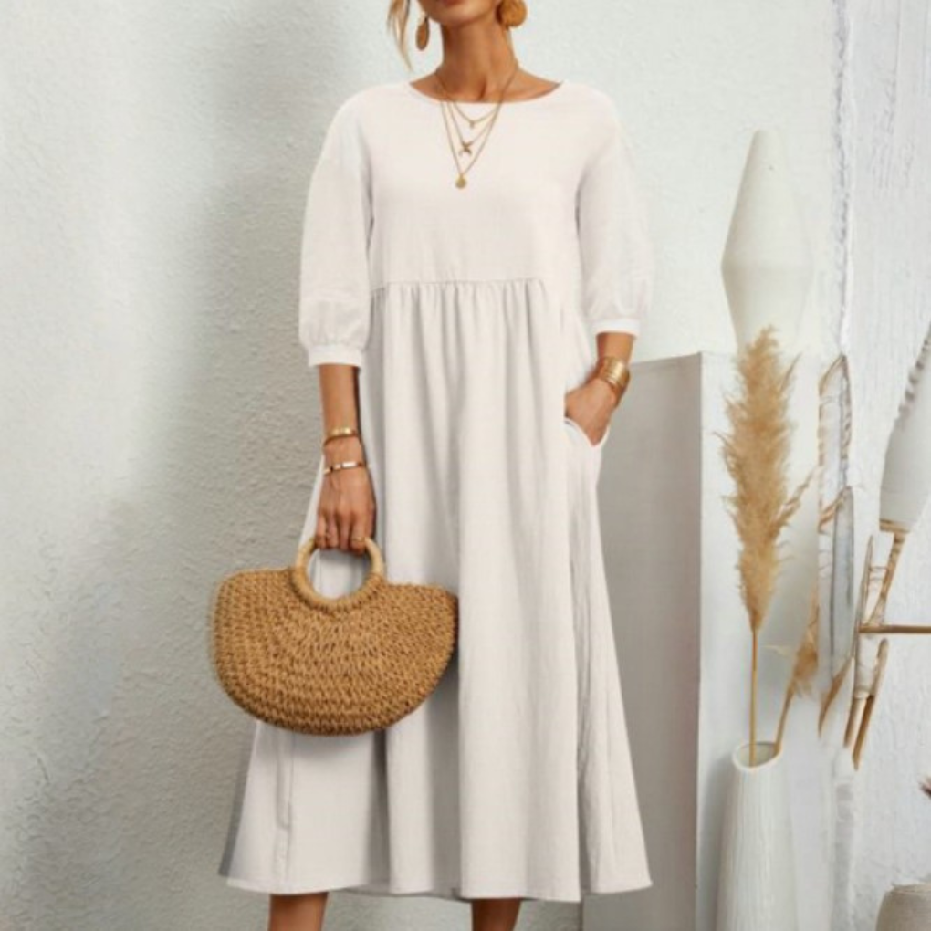 Elegant sommerkjole med smock til kvinder