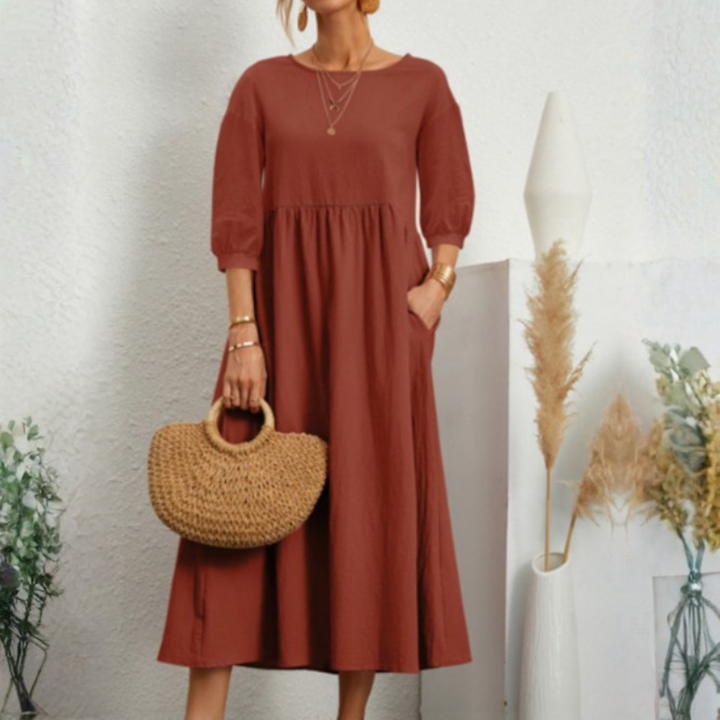 Elegant sommerkjole med smock til kvinder