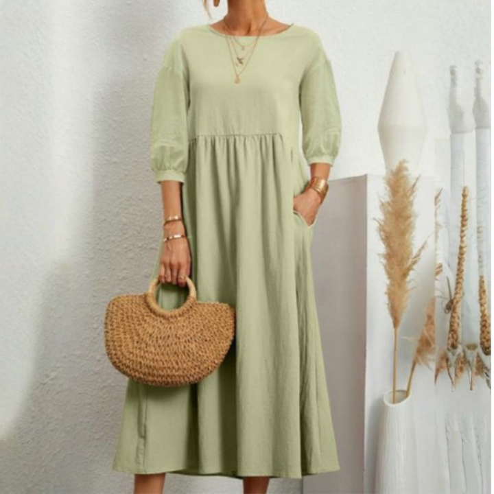 Elegant sommerkjole med smock til kvinder