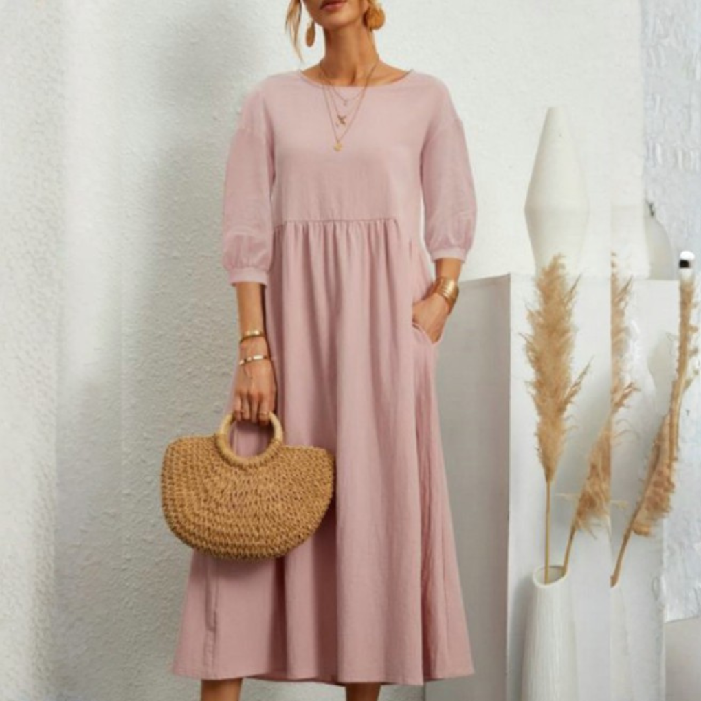 Elegant sommerkjole med smock til kvinder
